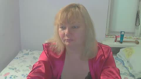 Snapshot of queen_jane8 chatting on 05-16-26, 02:27 queen_jane8 online show from 05-16-26, 02:27