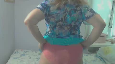 Snapshot of queen_jane8 chatting on 05-28-26, 09:06 queen_jane8 online show from 05-28-26, 09:06