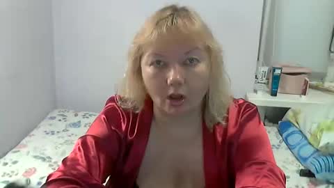 Snapshot of queen_jane8 chatting on 06-10-26, 02:16 queen_jane8 online show from 06-10-26, 02:16