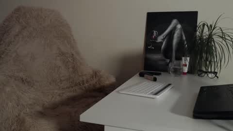 Jules. This is my new account online show from 03-10-25, 05:22