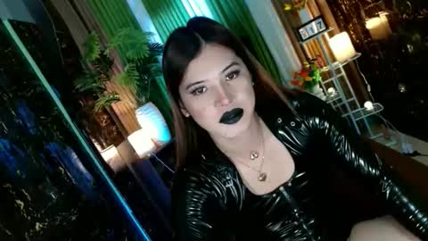 Kendal  online here from 6am-3pm philippine time online show from 10-16-25, 10:33