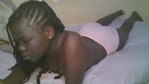 Snapshot of queen_latasha chatting on 05-06-26, 02:08 queen_latasha online show from 05-06-26, 02:08