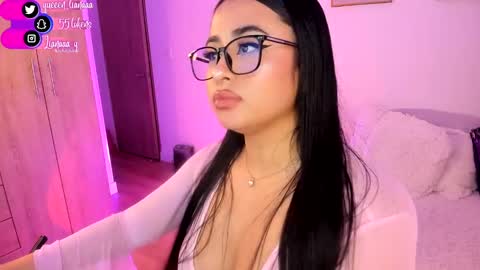 Snapshot of queen_liana chatting on 12-14-24, 08:23 Liana  online show from 12-14-24, 08:23