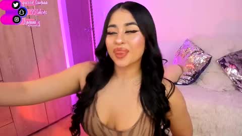 Snapshot of queen_liana chatting on 02-19-25, 06:11 Liana  online show from 02-19-25, 06:11