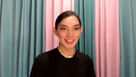 Queen Lucifer online show from 11-23-25, 11:32