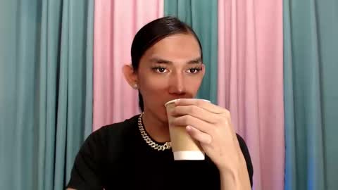 Queen Lucifer online show from 11-25-25, 08:14