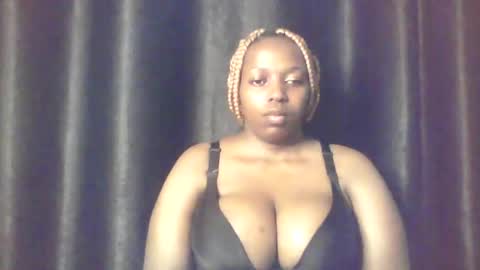 Snapshot of queen_melanine chatting on 04-30-26, 05:03 QUEEN online show from 04-30-26, 05:03