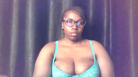 Snapshot of queen_melanine chatting on 06-05-26, 06:52 QUEEN online show from 06-05-26, 06:52