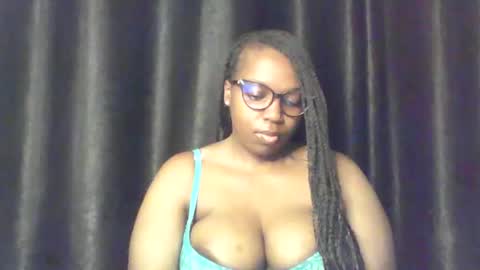 Snapshot of queen_melanine chatting on 06-06-26, 04:06 QUEEN online show from 06-06-26, 04:06