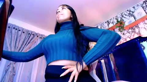 Snapshot of queen_nyxx chatting on 06-25-26, 02:22 QueenNyx online show from 06-25-26, 02:22