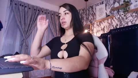 Snapshot of queen_nyxx chatting on 06-26-26, 02:16 QueenNyx online show from 06-26-26, 02:16