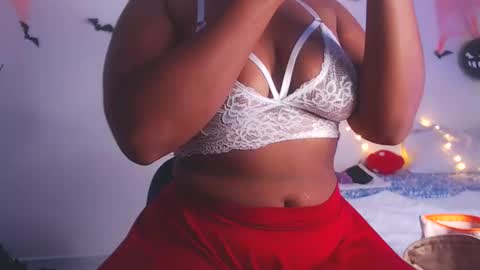 Snapshot of queenalya_ chatting on 10-25-25, 03:14 Ahlya  online show from 10-25-25, 03:14
