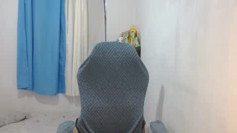 queen online show from 01-06-25, 04:02