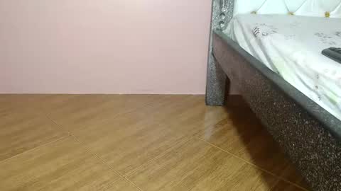 queenchloe1 online show from 04-12-26, 04:45