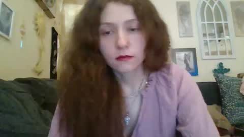 queencrimsonlvx online show from 04-11-26, 11:53