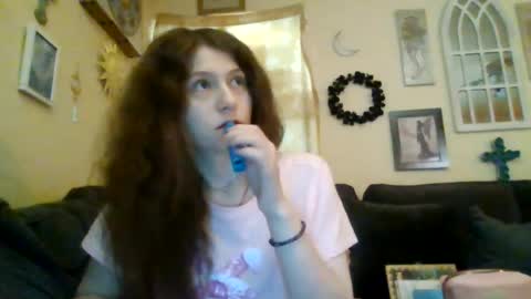 queencrimsonlvx online show from 07-03-26, 03:24