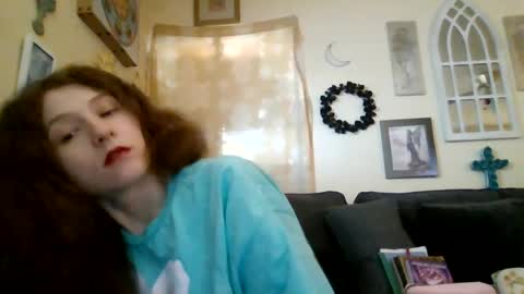 queencrimsonlvx online show from 07-15-26, 01:22