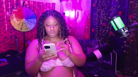 Snapshot of queencroze chatting on 03-31-26, 04:13 Queen Cherise Roze online show from 03-31-26, 04:13