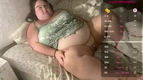 Queen curves online show from 07-31-26, 01:27