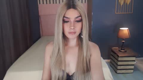 queenemeraldts online show from 03-03-25, 06:04