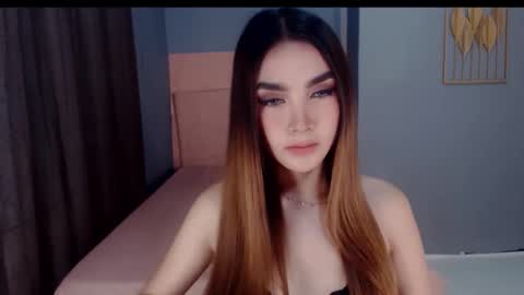 queenemeraldts online show from 11-21-25, 01:15