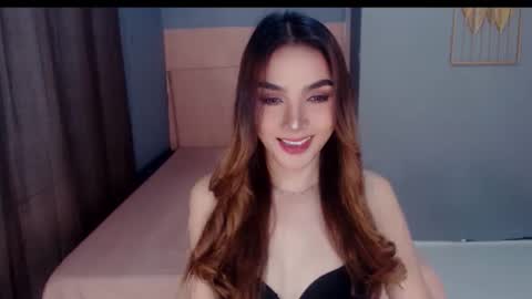 queenemeraldts online show from 11-25-25, 02:55