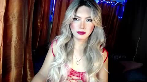 Snapshot of queenfcker1st chatting on 07-16-26, 05:13 Be my property Sabrina online show from 07-16-26, 05:13