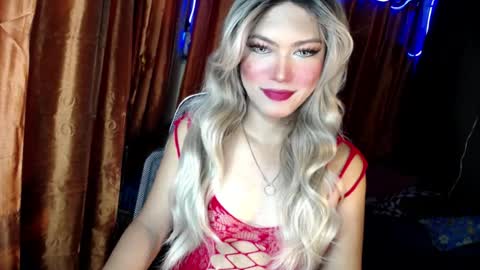 Snapshot of queenfcker1st chatting on 07-19-26, 04:16 Be my property Sabrina online show from 07-19-26, 04:16