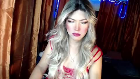 Snapshot of queenfcker1st chatting on 07-24-26, 07:28 Be my property Sabrina online show from 07-24-26, 07:28