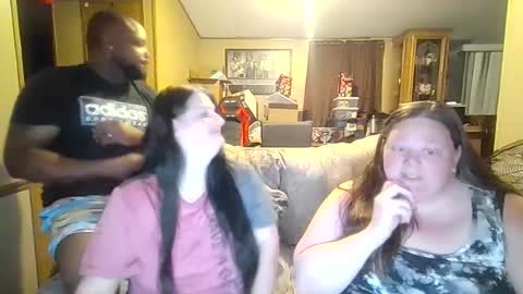 Queen N King Fun Night online show from 07-13-26, 07:55