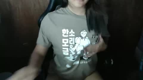 Snapshot of queenkrissha chatting on 12-16-25, 06:07 queenkrissha online show from 12-16-25, 06:07