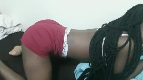 Snapshot of queenlatasha chatting on 05-12-26, 06:49 Latasha online show from 05-12-26, 06:49