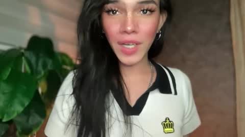 Snapshot of queenn_xxx chatting on 09-14-25, 03:05 QUEEN online show from 09-14-25, 03:05
