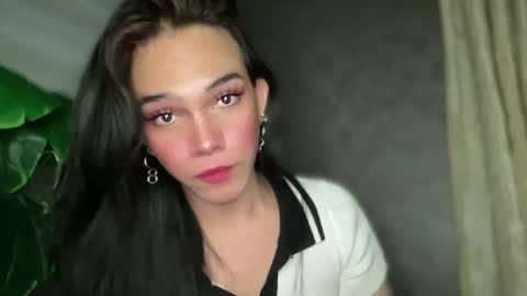 Snapshot of queenn_xxx chatting on 09-20-25, 07:59 QUEEN online show from 09-20-25, 07:59