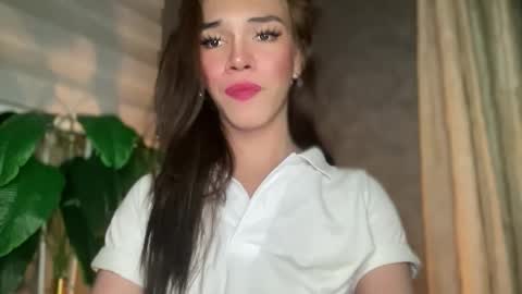 Snapshot of queenn_xxx chatting on 09-30-25, 06:51 QUEEN online show from 09-30-25, 06:51