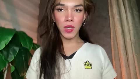 Snapshot of queenn_xxx chatting on 10-02-25, 09:44 QUEEN online show from 10-02-25, 09:44