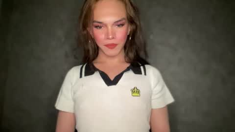 Snapshot of queenn_xxx chatting on 10-09-25, 01:09 QUEEN online show from 10-09-25, 01:09