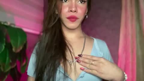 QUEEN online show from 03-05-26, 01:40