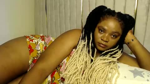 Snapshot of queenofsouls chatting on 12-13-24, 05:05 . online show from 12-13-24, 05:05