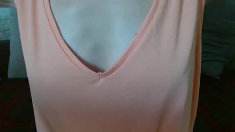 Snapshot of queenoftenderness chatting on 05-25-26, 04:02 queenoftenderness online show from 05-25-26, 04:02