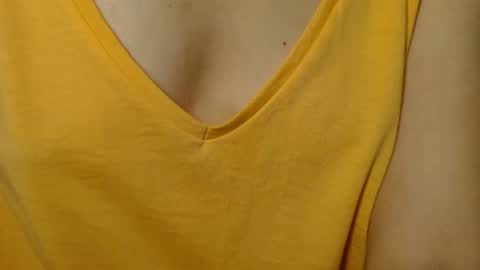 Snapshot of queenoftenderness chatting on 06-15-26, 04:53 queenoftenderness online show from 06-15-26, 04:53