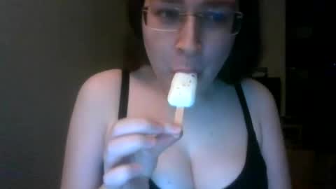 Snapshot of queenofthenights chatting on 06-13-26, 09:35 queenofthenights online show from 06-13-26, 09:35