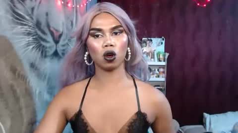 Snapshot of queenpinayebony_xx chatting on 04-06-26, 01:34 queenpinayebony_xx online show from 04-06-26, 01:34