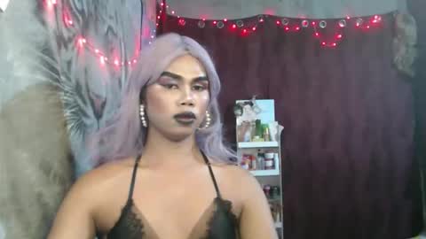 Snapshot of queenpinayebony_xx chatting on 04-18-26, 12:20 queenpinayebony_xx online show from 04-18-26, 12:20
