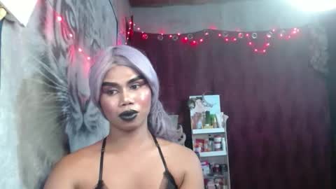 Snapshot of queenpinayebony_xx chatting on 04-18-26, 07:07 queenpinayebony_xx online show from 04-18-26, 07:07