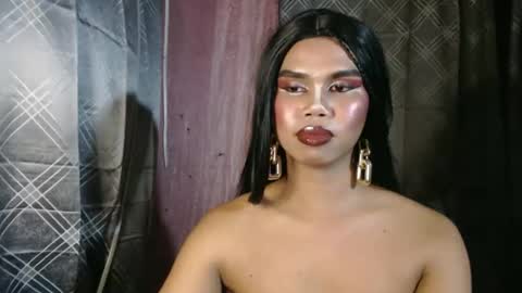 Snapshot of queenpinayebony_xx chatting on 05-14-26, 02:02 queenpinayebony_xx online show from 05-14-26, 02:02
