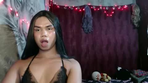Snapshot of queenpinayebony_xx chatting on 05-16-26, 12:59 queenpinayebony_xx online show from 05-16-26, 12:59