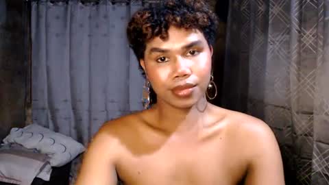 queenpinayebony_xx online show from 07-22-26, 12:30