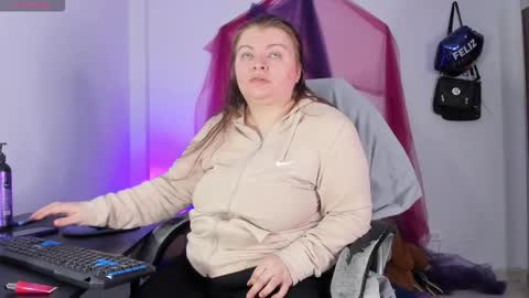 Samantha online show from 11-21-25, 04:33