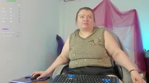 Snapshot of queensami7 chatting on 06-29-26, 02:18 Samantha online show from 06-29-26, 02:18
